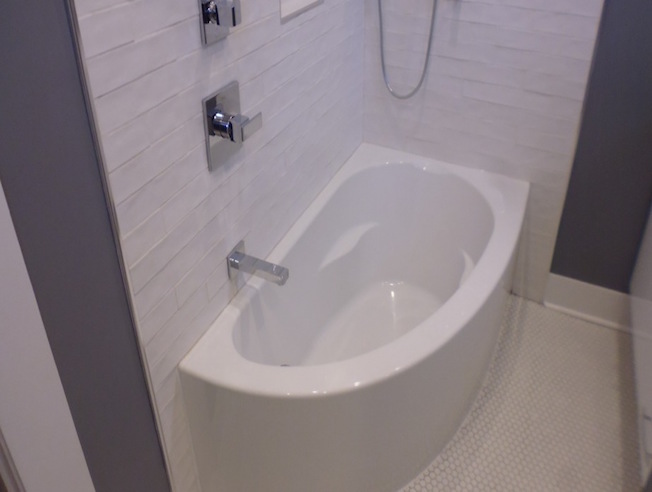 bathroom after renovation photo 3